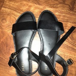 Dunes black sandals